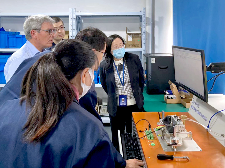 測(cè)試臺(tái) (2).jpg 測(cè)試臺(tái) (2).jpg